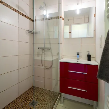 Azurea, Vue Avec Ses 2 Piscines